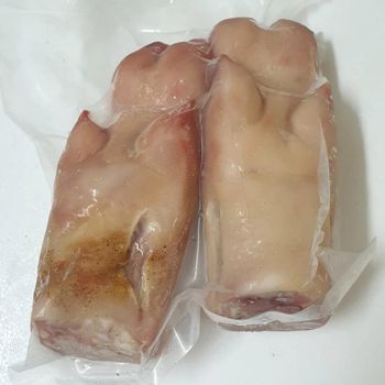 Frozen Pork Hind Leg Feet IQF Process Dried Style with Box Packaging Carcass Canned Product Bulk Packaging Available Sto - PLANETE COMMERCE - France