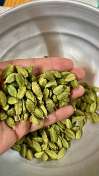 green cardamom – product photo, Spices products found from trusted suppliers, wholesalers, manufacturers & exporters Listing