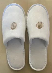 Wholesale Luxury Hotel Disposable Slippers Unisex Non-Slip Hotel Bathroom Slippers - Yangzhou Haisheng Slipper Co., Ltd. - China