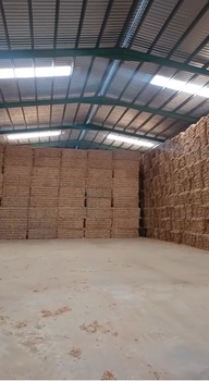 wheat and oat straw Features GMO-Free Packaging Size > 25 kg - Oak & Willow Garden Ltd - United Kingdom