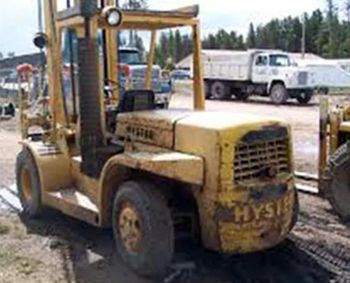 Forklift Scrap for sale in good price Drive Type Diesel Condition Pre-Owned Lifting Height > 10 m Carrying Capacity > 1000 kg to 2000 kg - BMU TRADING GMBH - Germany