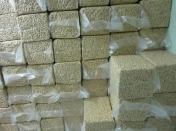 Dried ginger, cashew nut kernel, sesame sead etc... Form Whole Texture Dried Delivery Form Bag Features Fair Trade Price Per Container Usd 5 - Dona-Agri & Fils SARL - Benin