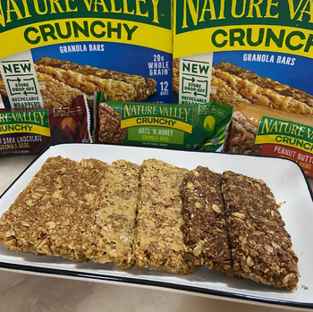 RELIABLE SUPPLY OF Nature Valley Crunchy Granola Bars 4 lb Oats ’n Honey (49 Pouches) - Sosa Merchant Solutions - Austria