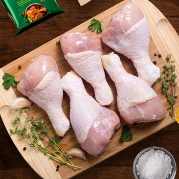 Export Grade Frozen Chicken Drumsticks Cutting BQF Process Vacuum Pack Calibrated 90 to 110g 10kg Carton For Food Service Reliable Restaurant Supply Solution - Carla Pisselli Commercio - Brazil
