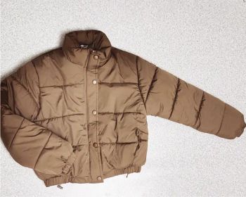 China Competitive Factory Womens Cropped Puffer Jacket Full Zip Quilted Jackets Warm Winter Coat Outerwear with Pockets - Hangzhou Lili Import and Export Trading Co., Ltd - China