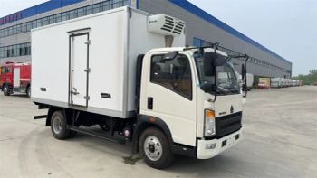 Refrigerated Cargo Truck HOWO 4X2 Refrigerated Box Freeze Cold Room Van Truck Small Freezer Truck Fish Transport Meat Transport Truck - Hubei Xingyao Import and Export Co., Ltd - China