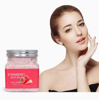 Beauty Cosmetics Skin Care Deep Cleaning Bath Salt Strawberry Body Scrub Facial Scrub - Guangzhou Yangshuo Biotechnology Co., Ltd - China