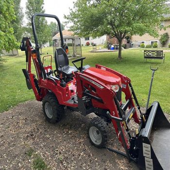 New/Used MASSEY FERGUSON GC1723E 2023 4WD Walking Tractor 40HP 55HP 25HP for Engine with Core Components Pump Gearbox from Smart Agri GmbH New/Used MASSEY FERGUSON GC1723E 2023 4WD Walking Tractor 40HP 55HP 25HP for Engine with Core Components Pump Gearbox - Smart Agri GmbH - Germany