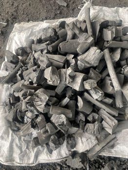 Hardwood charcoal (Ayin) from Lmfcharcoalltd Hardwood charcoal (Ayin) - Lmfcharcoalltd - Nigeria