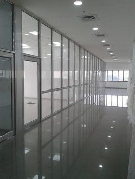 Aluminium Glass Partition Finish Fine Pattern Plain Color Transparent Glass Type Toughen Size/Dimension 12mm Insulation - Proximity Engineering - India