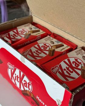 Premium Quality KitKats Milk Chocolate with 4 Finger Dark Chocolate Buy Wholesale - PLANETE COMMERCE - France