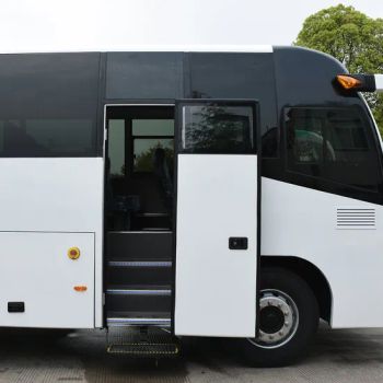 China Factory Large Capacity 12m 49-Seat Luxury Business Coach, Driving More Smoothly and Easily - Xiamen Longhuitong Automobile Technology Co., Ltd. - China