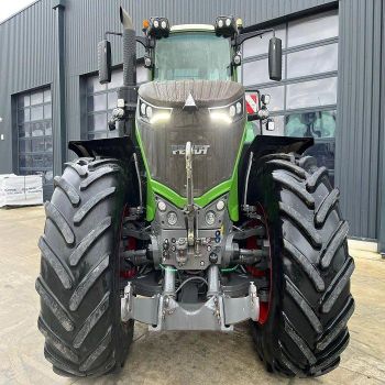 Fendt 1050 Vario Farm Tractors For Sale with outstanding power and smooth control ideal for demanding - Smart Agri GmbH - Germany