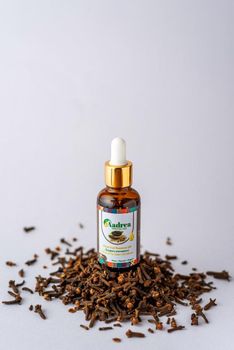 Clove bud extract - SFE 100% pure Form Liquid Origin Uganda Purity 100%% Pure Active Compound Eugenol Features Without Additives - Aadrea Essential Oils - Uganda
