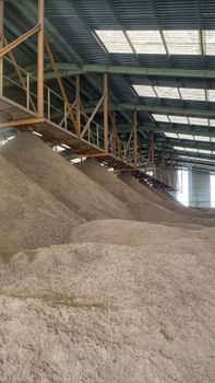 Palm Kernel Expeller - PT Indo Multi Industry - Indonesia