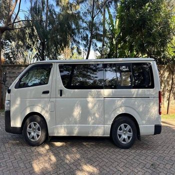 Strong Toyota Hiace Excellent Condition Genuine Car Smooth Drive No Accident History Ready For Daily Use - Smart Agri GmbH - Germany