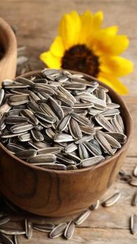 Raw wholesale striped sunflower seeds black sunflower seeds kernels for human consumption type sunflower seeds - CPW TRADE LTD - United Kingdom