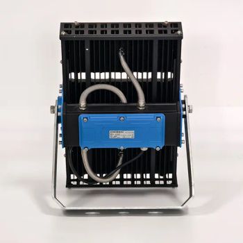 Powerful Solar Powered Sports Flood Light for Remote Playgrounds and Rural Areas - Fuzhou Conssin Lighting Co., Ltd. - China