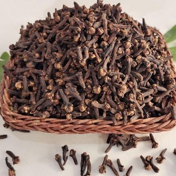 Export Grade Wholesale Cloves – 100% Pure Natural Sun-Dried Whole Cloves with Strong Aroma for Cooking, Baking, Herbal Products, Essential Oils, Industrial Food Processing, Bulk Supply, Custom Packaging Solutions, and International Shipping - agroturaspzoo - Poland