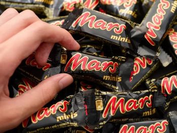 Mars Chocolate Bar All sizes Available at wholesale Form bars Brand Mars Item Form Bar Occasion All Time Storage Type Normal - BOLIDO NETHERLANDS B.V. - Netherlands