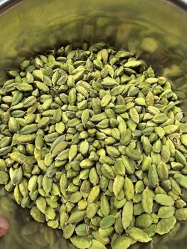 Premium Whole Large Green Cardamom Pods High Quality Dried Aromatic Bulk Wholesale Export Brazil 2 Year Shelf Life – product photo, Top Quality Products