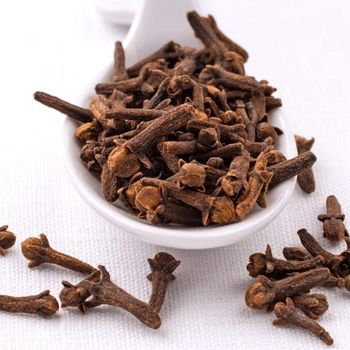 Madagascar Cloves Spice Type Other Stems Percentage 2-4% Moisture Content Max. 12% Baby Cloves Percentage 2% Features Without Additives - Riavanille Sarl   - Madagascar