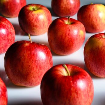 Fresh Red Delicious Apple Rich Flavor Profile For Fruit Wholesalers Grocery Groups And Export Focused Buyers - TOSOH INTERNATIONAL - South Africa