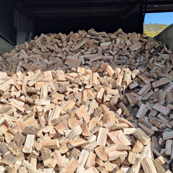 Wholesale Price Kiln Dried Firewood/Oak Fire Wood/Birch Firewood Bulk Stock Available for Sale - CHHC AGR0-CHEMICAL PRODUCTS WHOLESALING - Philippines