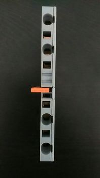 Female 4 Way Connectors With Shortlink, For PCB, 2.5 mm Shape square Brand connectwell Pitch Size 2.5 mm Power Rating 600 - Yashvee Enterprise - India