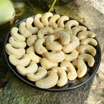 Popular Choice W420 Nut Kernel Food & Drink Applications Cheap Price from Vietnam Wholesale 100% Natural Cashew Nuts - AZU EMOBILITY LLC - Canada