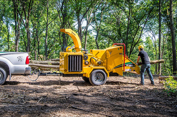 Hydraulic Wood Chipper Machine for Efficient Wood Waste and Branch Processing - senesie mfg llc - United States