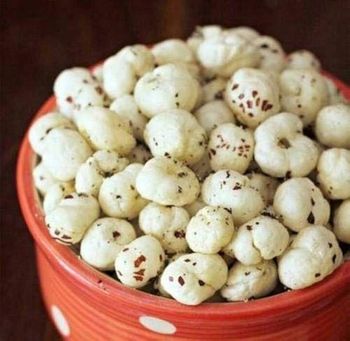 Premium Lotus Seeds (Makhana/Foxnut) Packaging PP Grade 4, 5, 6 Calorie Count Low Calorie Texture Rich And Authentic Origin Gangetic Plains Of India - VaishnaviExports  - India