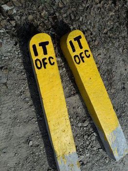 Rectangular OFC Cement Route Marker Stone, For Fibre Optic Length 1-2 Feet Material Cement Shape Rectangular Application Fibre - S K Industries - India