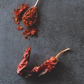 Chilli Color Green, Red Delivery Form Bag, Other Degree of Spiciness Spicy Degree of Spiciness (Scoville) 75000-150000 shu, > 50000 SHU - 100000 SHU, > 50000 SHU - 70000 SHU, > 70000 SHU - 100000 SHU, Up to 30000 SHU - Dharini Fresh & Natural - India