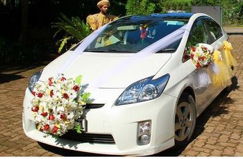 Wedding Car Rental Coach Availability Luxury Coaches For Hire Wedding Transport Service Hassle-free Wedding Car Rental Honeymoon Packages Available For Hill Stations, Wild Safaris, And - Car Rental Services - India