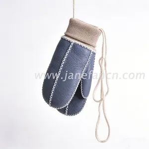Factory Direct Approval of Custom Lamb Fur Winter Warm Baby Gloves Comfortable Non-Slip Children's Mittens - Shijiazhuang Janefan Import and Export Trade Co., Ltd. - China