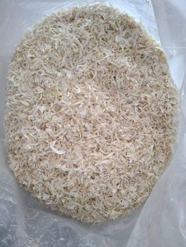 Dehydrated White Onion Flakes/Powder - Maitri Foods - India