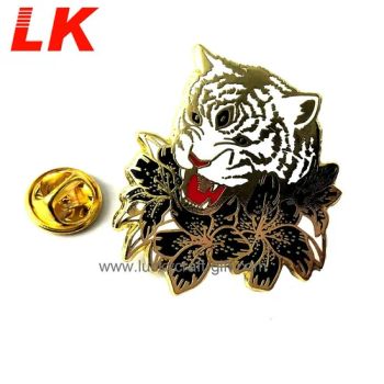 Professional Dog Shaped Soft Enamel Shield Lapel Pin Brooches - Zhongshan Lucky Art & Crafts Gifts Co., Ltd. - China