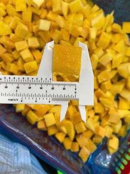 Frozen Kaew Mango Dices (10x10mm / 20x20mm) from minchanco Frozen Kaew Mango Dices (10x10mm / 20x20mm) - minchanco - Vietnam