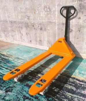 Advanced Battery Forklift with German Style Pump for Efficient Handling - Baoding Yiwei Crane Equipment Manufacturing Co., Ltd. - China