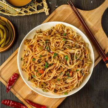 Chinese Factory OEM Low Calorie Spicy Meat Sauce Rice Noodles with Wakame Seafood Soup Family Food Shelf Life 12 Months - Ningbo DAKE Food Technology Co., Ltd. - China