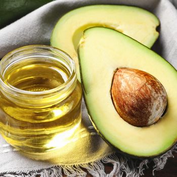 High Quality Avocado Oil Natural Pure Cold Pressed Oil for Cooking Salad Dressings Skin Care Hair Care Wholesale - agroturaspzoo - Poland