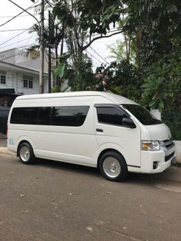 Premium Toyota Hiace Fairly Used Excellent Condition No Accident History 100% Clean Record Best Budget Price Left Hand D - Smart Agri GmbH - Germany