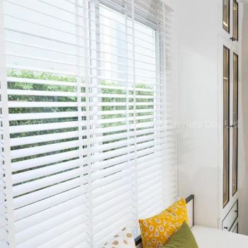 European Standard Faux Wood Roller Shades Blinds Slat 2 in Style Modern Origin China Kind Venetian Open Type Manual HS Code - Changzhou Qiaokang Decoration Materials Co., Ltd. - China