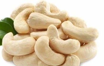 Cashew Texture Exceptional Flavor Irresistible Appearance Visual Appeal Quality Consistency Uniform Size Origin Conditions Optimal Natural - Dabheria foods exporter pvt ltd  - India