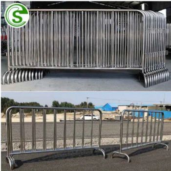 Galvanised/Stainless Steel Traffic Road Barrier Safety Pedestrian Crowd Control Barriers - GUANGZHOU SHENGCHENG INDUSTRY CO.,LTD. - China