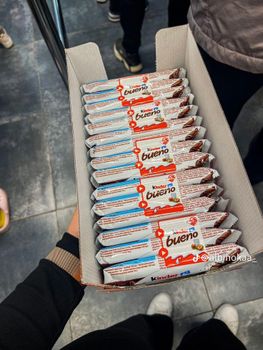 Wholesale Kinder Bueno Chocolate Nutella Style Crispy Wafer Treat with Creamy Hazelnut Filling Premium Quality from PLANETE COMMERCE Wholesale Kinder Bueno Chocolate Nutella Style Crispy Wafer Treat with Creamy Hazelnut Filling Premium Quality - PLANETE COMMERCE - France