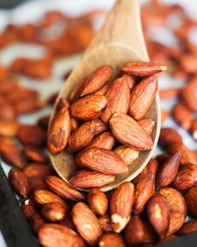 Raw Natural Almonds for International Trade - Mutlu Et Mustafa - France