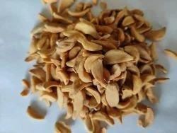 Dehydrated Garlic Flakes Color Golden Texture Crispy Packaging 25 kg- 50 kg Shelf Life Long Shelf Life Nutrient Content Natural Nutrients - Jaishnavi Exports - India