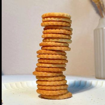 Fresh Milk Sea Salt Star Cookies Biscuits Breakfast 0% Water Shape Star Origin China Flavor Sea Salt Feature Low-fat HS Code 1905310000 - Ningbo DAKE Food Technology Co., Ltd. - China